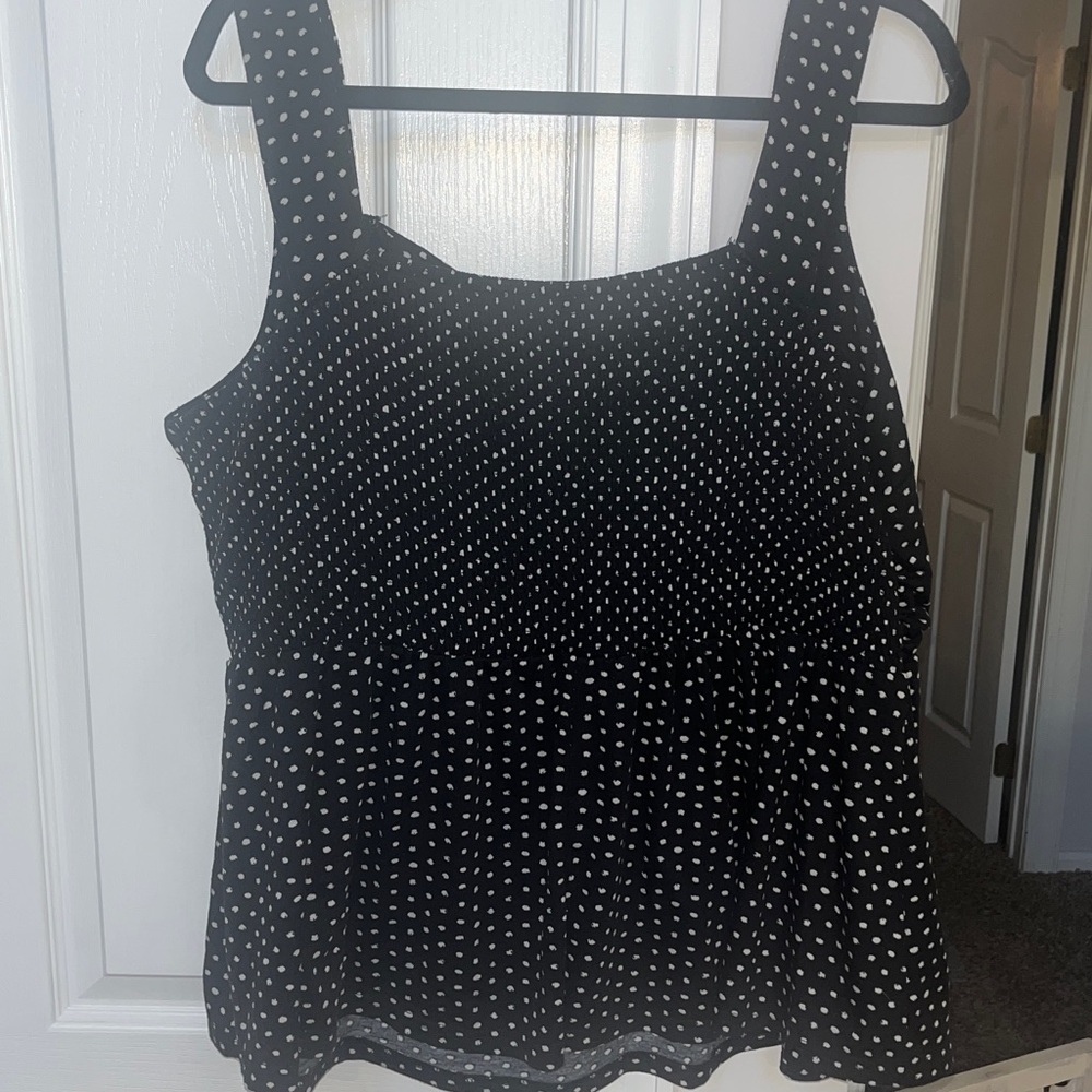 BloomChic stretchy black/white polka dots shirred tank top Size 18-20 - Picture 5 of 7